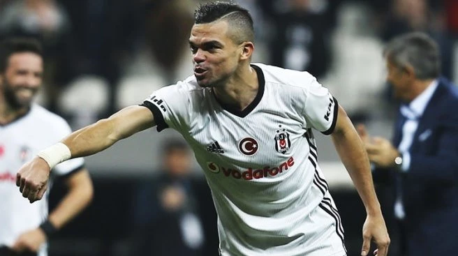 Değişikliği Pepe yaptı: `Çıkar onu hocam!`