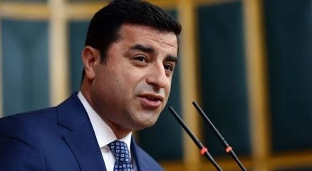 Demirtaş?tan Cumhuriyet gazetesine destek