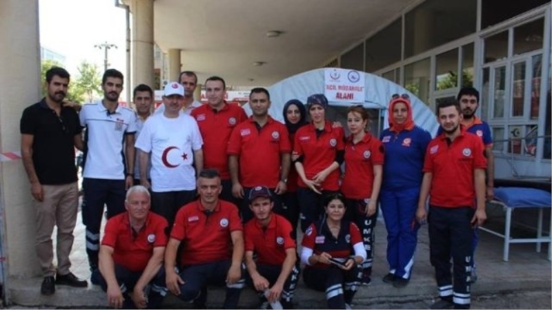 Demokrasi ve Şehitler Mitinginde 25 Kişilik Sağlık Ekibi Görev Yaptı
