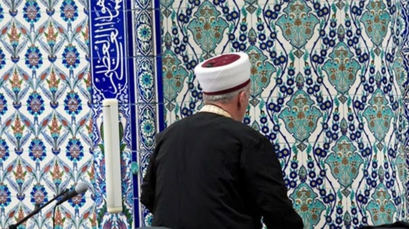 Denizli`de aşı karşıtı imam açığa alındı