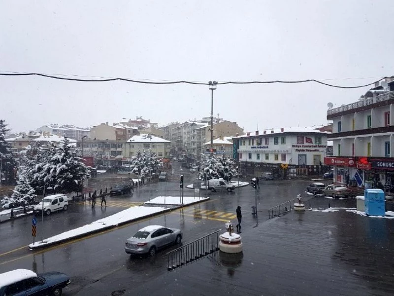 Develi beyaza büründü