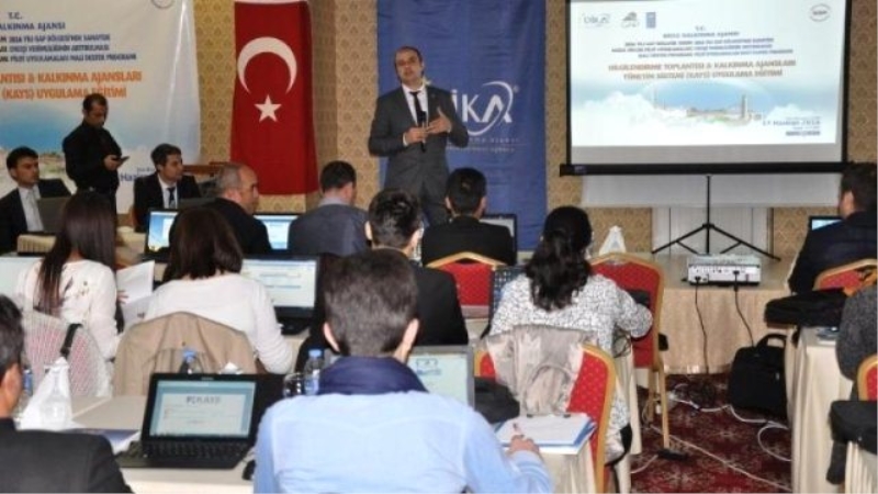 DİKA, Uygulamalı Eğitim Veriyor