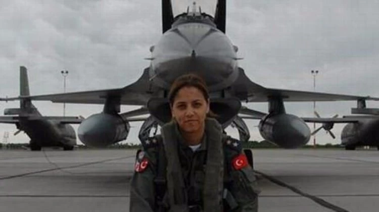 Diyarbakır'da F-16 düştü