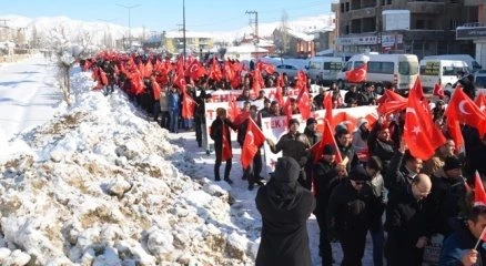 Diyarbakır ve Hakkari?de binlerce insan ?terörle lanet? okudu
