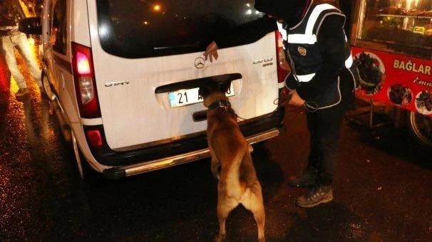 Diyarbakır`da 600 polisle dev operasyon