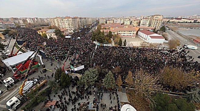 DİYARBAKIR`DA HDP`Yİ KISKANDIRACAK KALABALIK
