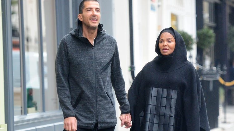Dünyaca ünlü şarkıcı Janet Jackson tesettüre girdi!