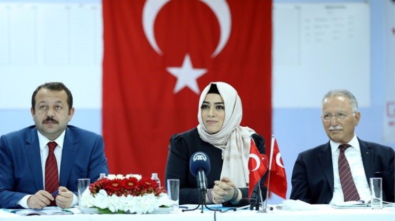 Dünyaya FETÖ'nün hainliğini anlatıyorlar!