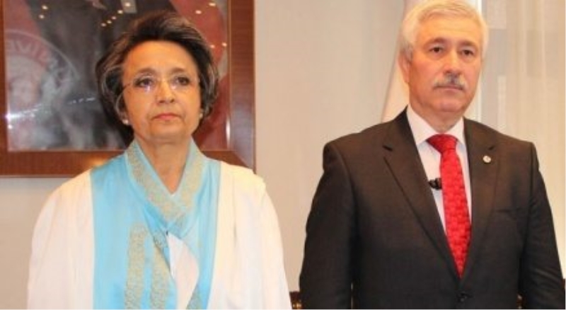 Ege Üniversitesi?nde devir teslim