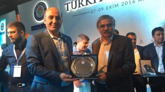 Eğitim Bir-Sen Adıyaman Şubesine Başarı Plaketi