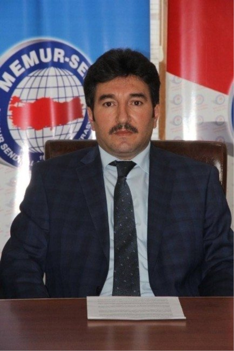Eğitim Bir Sen`den Serbest Kıyafetle İş Yerine Gitme Eylemi