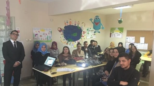 Eğitim Gönüllülerine İş-Kur`dan `İş Arama Becerileri` Semineri
