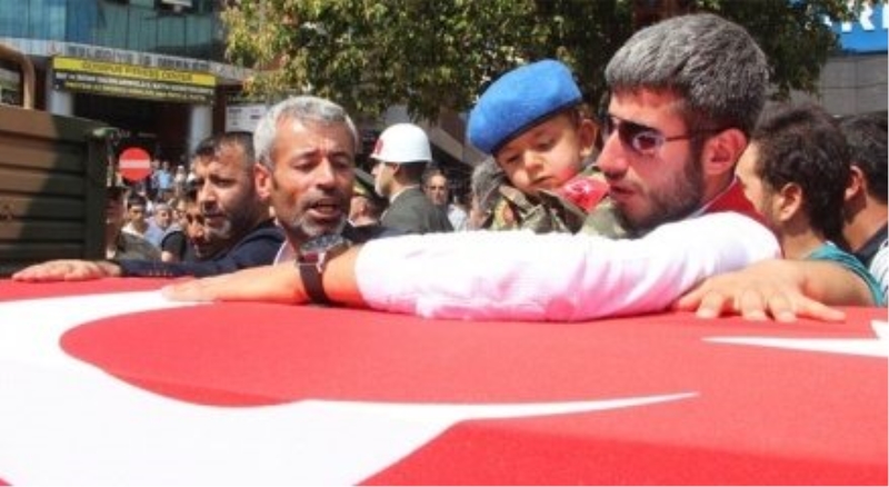 Elazığlı şehit uzman çavuş, son yolculuğuna uğurlandı