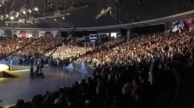 Emaneti İstanbul`da teslim etti