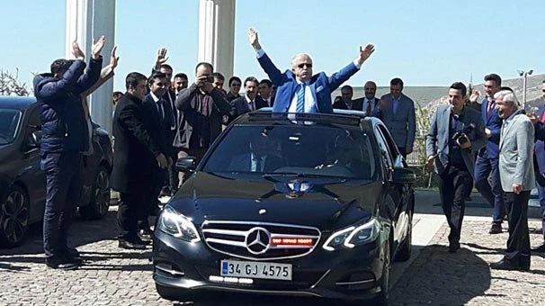 Emekliye ayrılan vali, Kırşehire veda etti