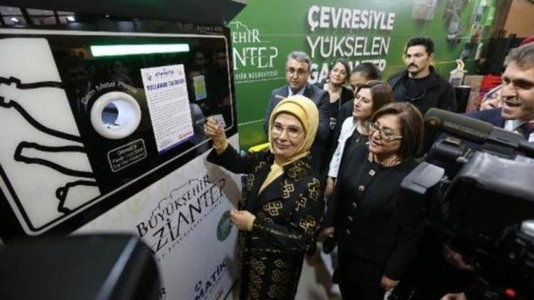 EMİNE ERDOĞAN ATIKMATİĞİ KULLANDI