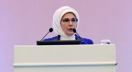 Emine Erdoğan: İçlerimiz yandı, derin bir üzüntü içindeyiz
