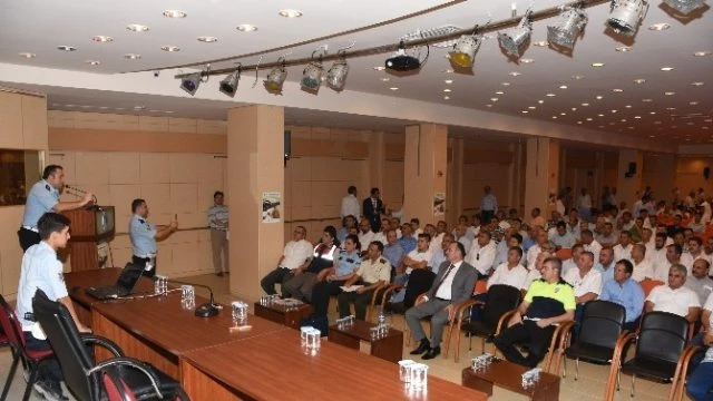 Emniyetten Okul Servisçilerine Eğitim Semineri