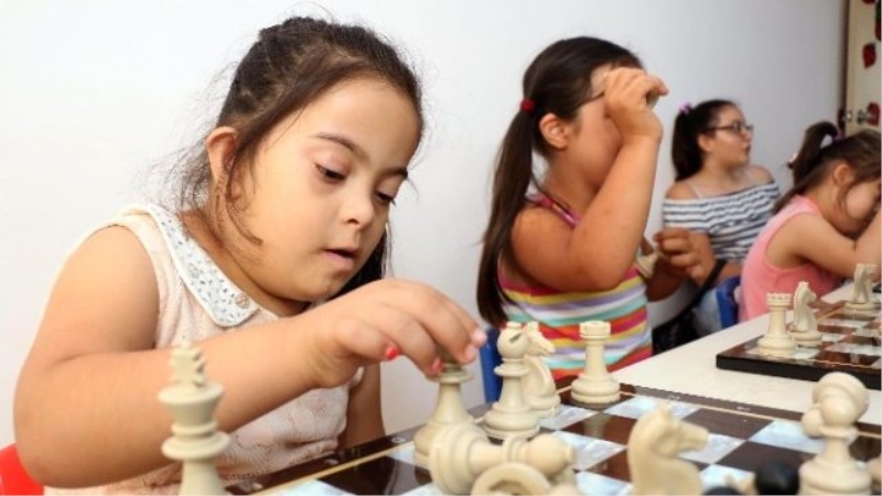 Engelli Yaz Okulu`nda Eğelence ile Eğitim Bir Arada