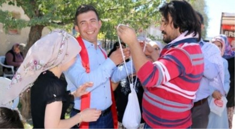 Enişteden damada 7 buçuk kilo para!