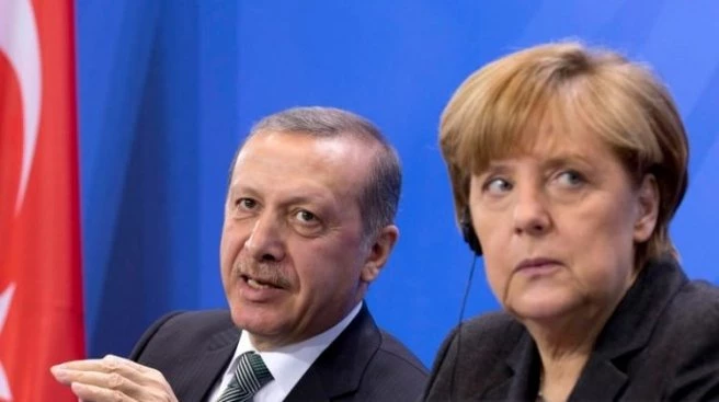 Erdoğan`a karşı olduğunu beyan etmezsen kovulursun