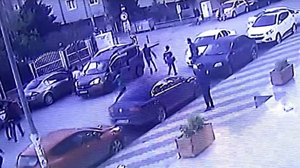 Esenyurt`ta sokak ortasında  dehşet!