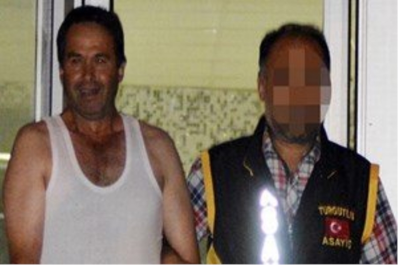 Eşini katleden koca kahkaha krizine girdi!...