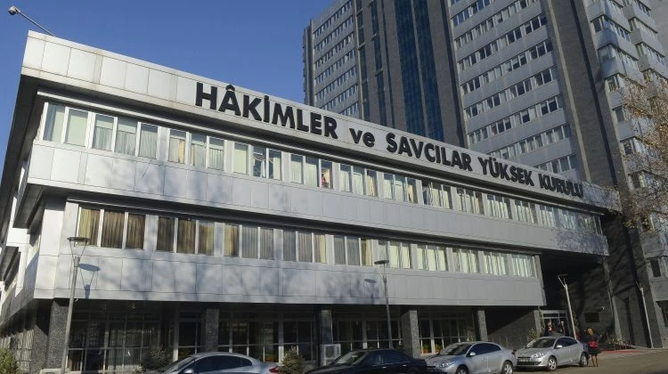 Eski HSYK üyesi Özçelik itirafçı oldu, isim verdi