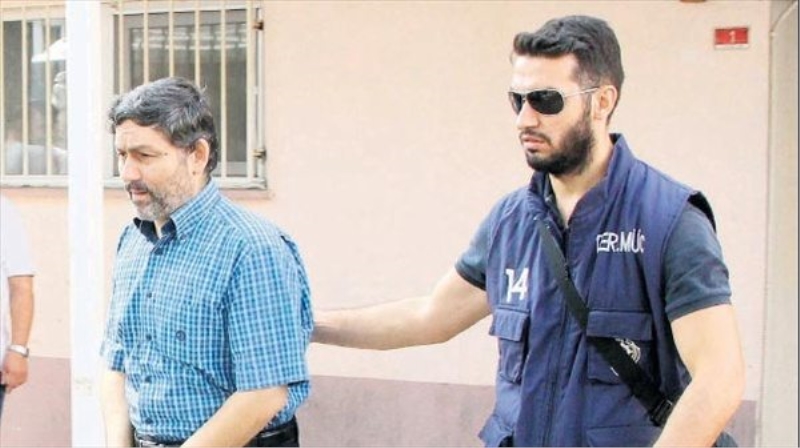 Eski rektör tutuklandı