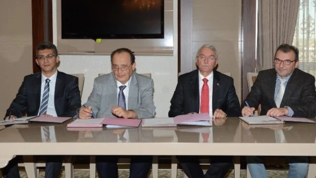 Esogü Eğitim ve Diş Hekimliği Fakülteleri Arasındaki İşbirliği Protokolü Yenilendi