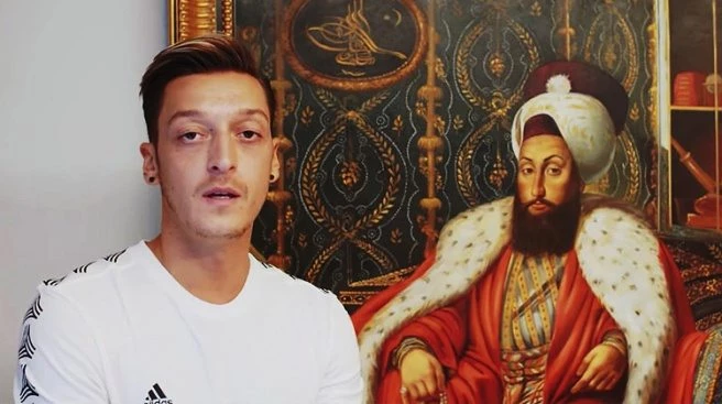 Evinin duvarına astığı padişahı tanımadı!