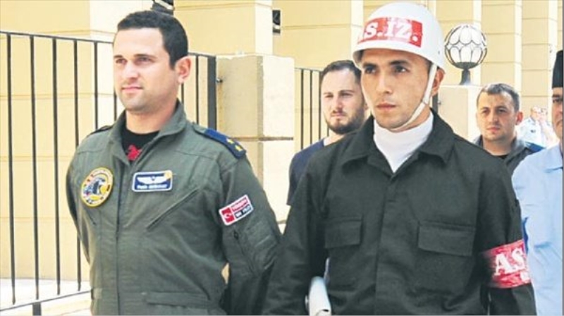 F-16 pilotu yakıt nakli emri almış