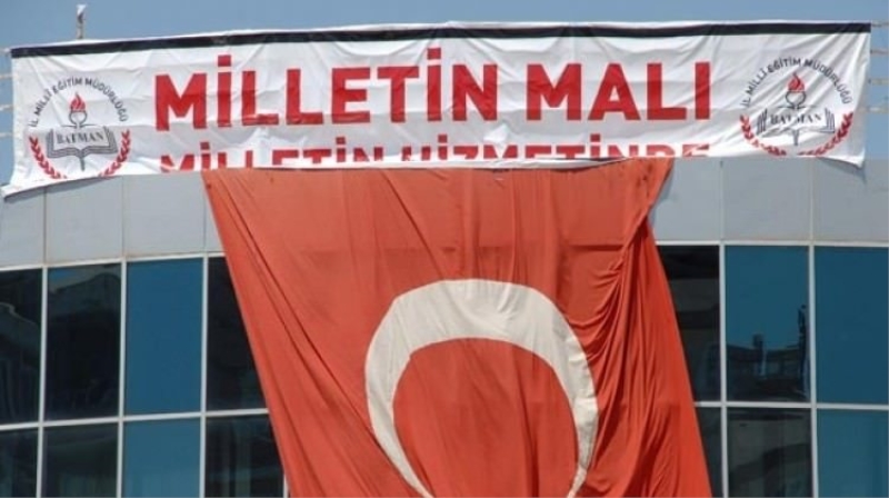 FETÖ'nün kapatılan okuluna bu afiş asıldı