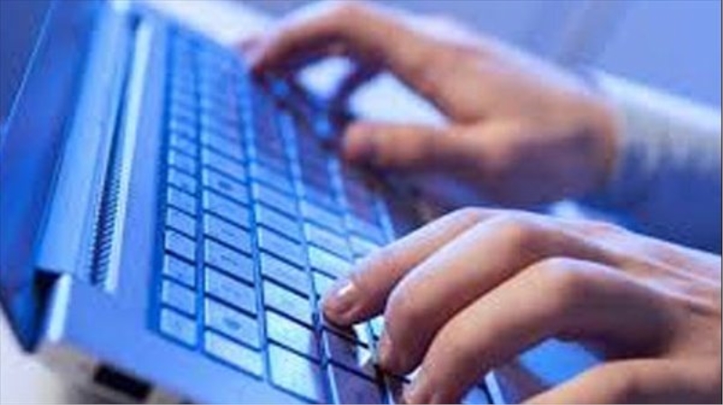 FETÖ`cü bürokratı internet ele verdi