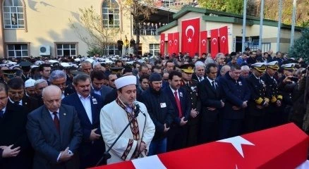 Fırat Kalkanı şehidini binler uğurladı