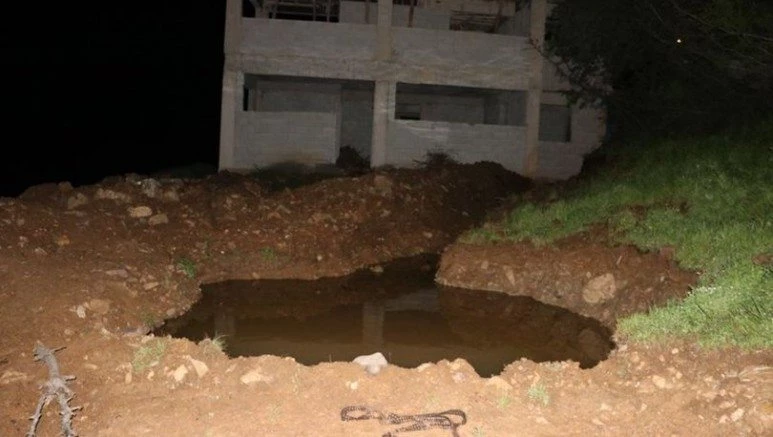 FOSEPTİK ÇUKURUNA DÜŞEN ÇOCUK HAYATINI KAYBETTİ