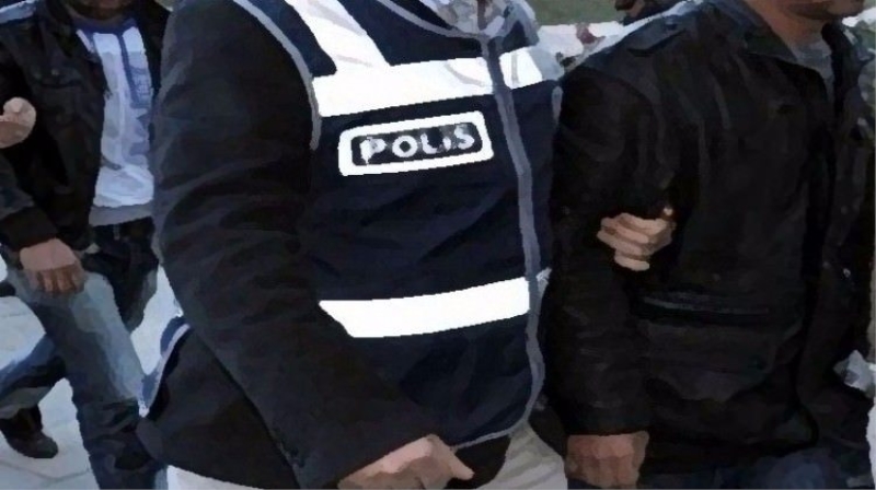 Fuat Avni'ye bilgi aktarıyorlardı!