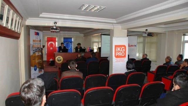 Gediz`de Sektörel Eğitim Programları Bilgilendirme Toplantısı