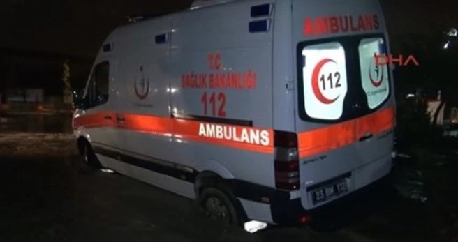 Gediz`de trafik kazası: 1`i ağır 6 yaralı
