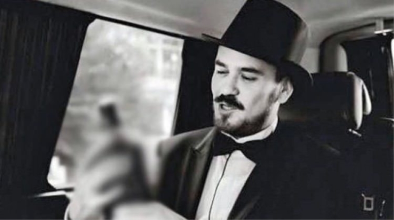 Genç yönetmen yanında bir notla ölü bulundu