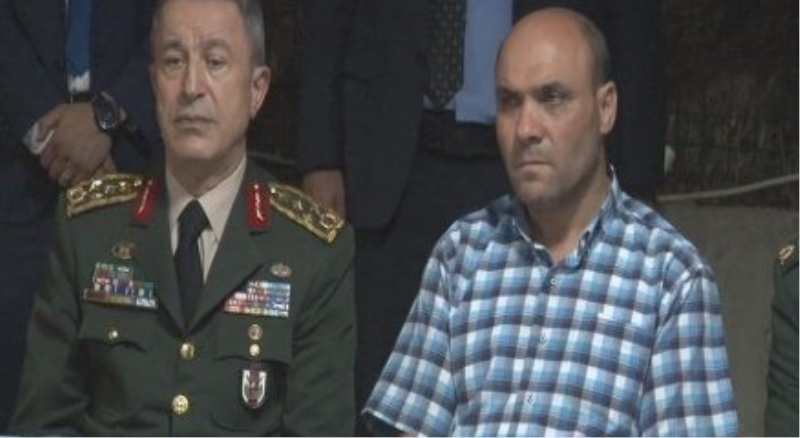 Genelkurmay Başkanı Orgeneral Akar ve kuvvet komutanları şehit ailelerini ziyaret etti