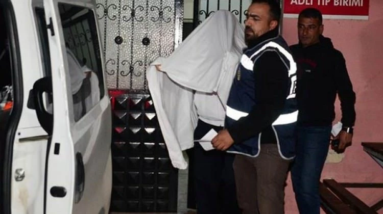 Gözaltına alındı böyle götürüldü