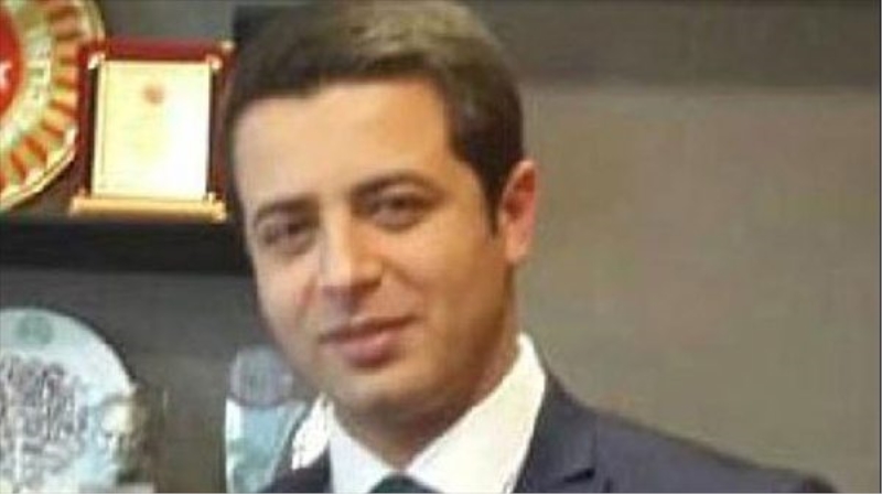 Gülen`in kitaplarını yakarken yakalandı