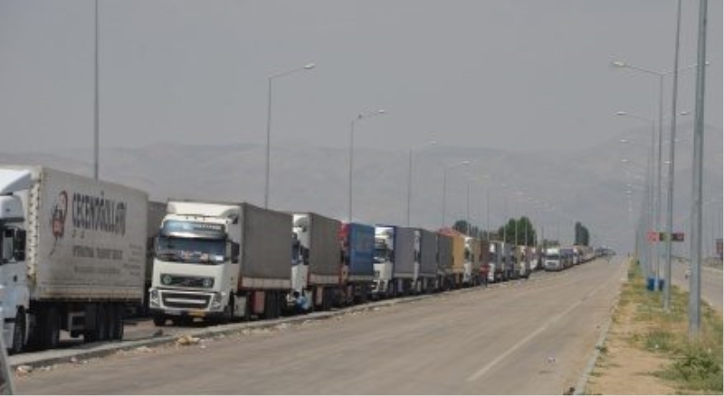 Gürbulak Sınır Kapısı?nda TIR kuyruğu