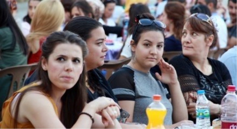 Hakkari?de öğretmenler yemekte bir araya geldi