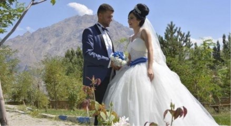 Hakkarili mühendise görkemli düğün