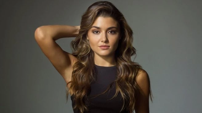 HANDE ERÇEL KİMDİR? GERÇEK YAŞI KAÇTIR? BİYOGRAFİSİ...