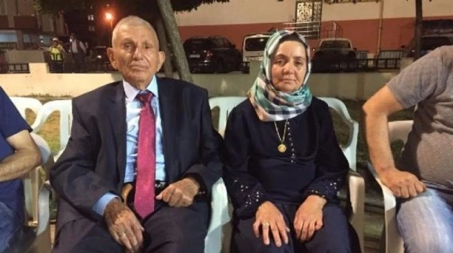 Hasan amca kızı ve torununa kızıp bakın ne yaptı?