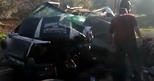 Hatay?da Minibüs ile Kamyon Çarpıştı: 10 Ölü, 7 Yaralı