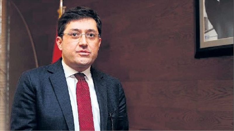 Hazinedar?a yurtdışı yasağı